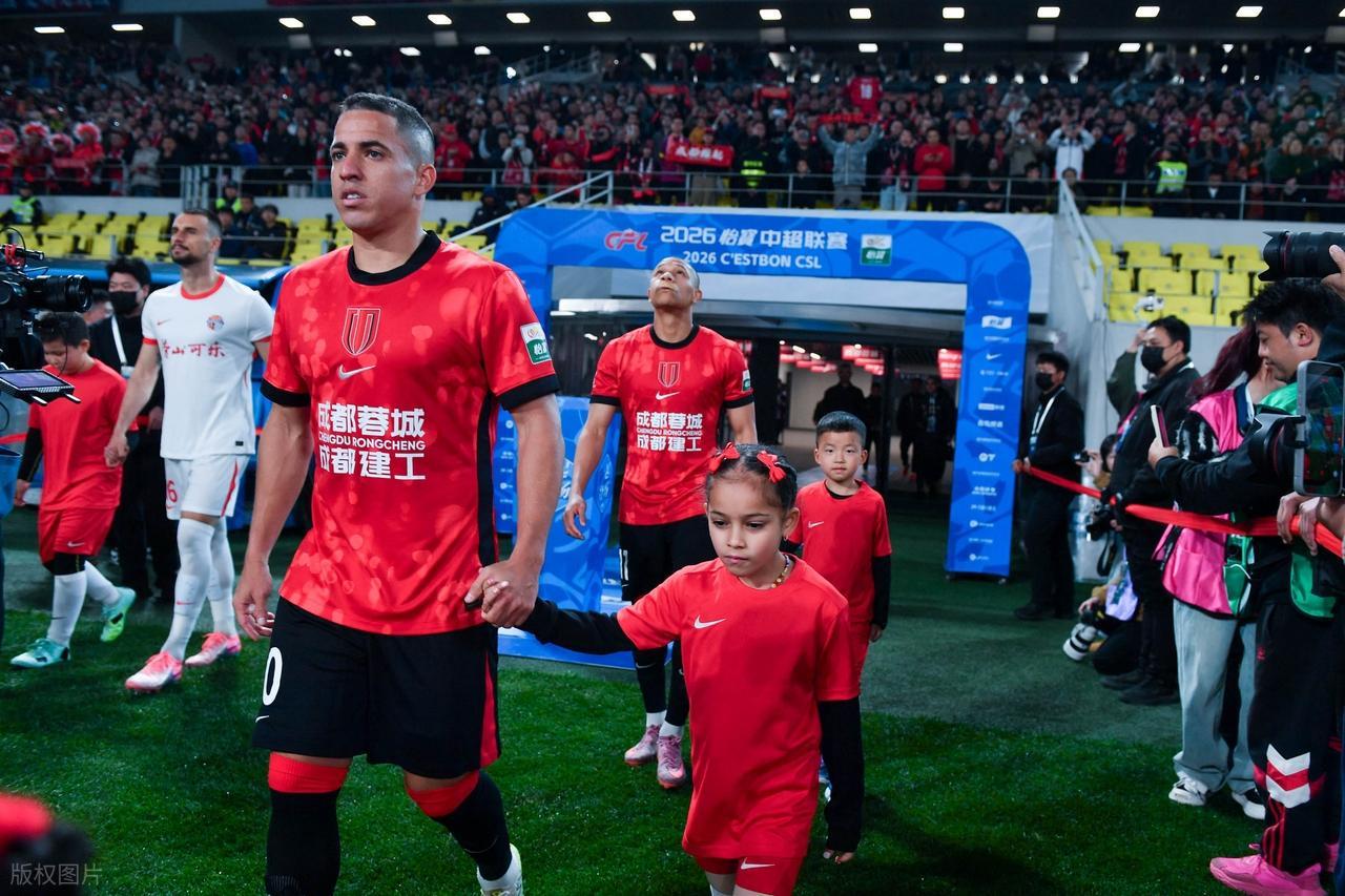 开云-足协还在等什么？国足潜在归化大牌两场比赛1球1助攻，已会唱国歌